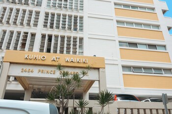 2br 2ba condos in kuhio at waikiki with parking