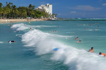 2br 2ba condos in kuhio at waikiki with parking