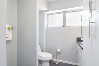 2br 2ba condos in kuhio at waikiki with parking
