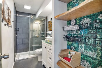 2br 2ba condos in kuhio at waikiki with parking