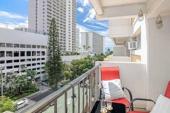 2br 2ba condos in kuhio at waikiki with parking