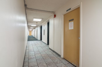 2br 2ba condos in kuhio at waikiki with parking