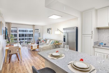 2br 2ba condos in kuhio at waikiki with parking
