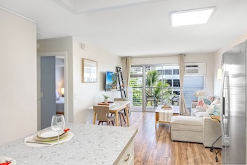 2br 2ba condos in kuhio at waikiki with parking