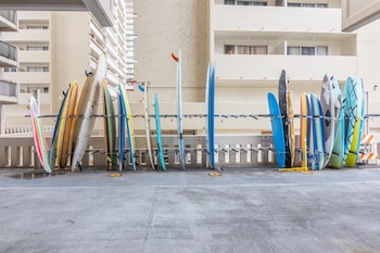 2br 2ba condos in kuhio at waikiki with parking