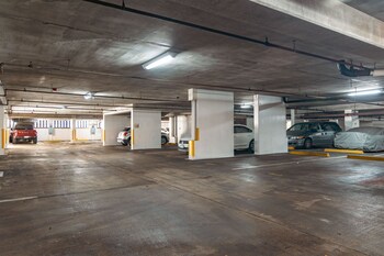 2br 2ba condos in kuhio at waikiki with parking