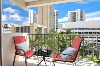 2br 2ba condos in kuhio at waikiki with parking
