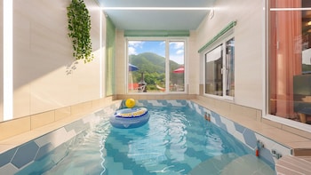 Danyang Greennarae Dokche Poolvilla Pens,,3 star
