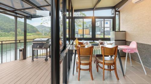danyang greennarae dokche poolvilla pens