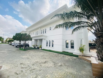 presken white house micheal olawale