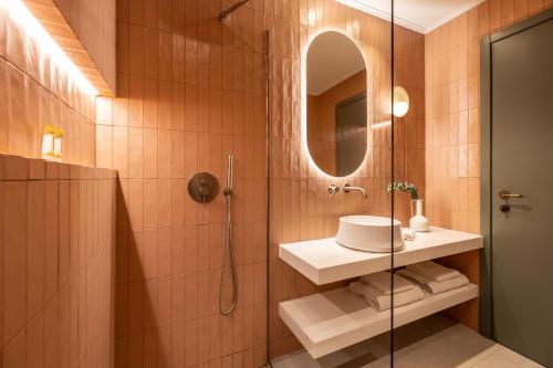 whisper athens suites