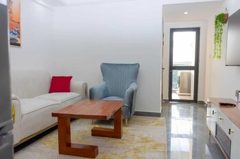 lux suites winchester gardens riverside