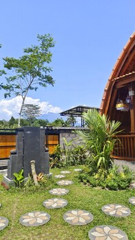 Green Pacing Lodge,,3 star