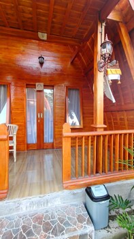 Green Pacing Lodge,,3 star