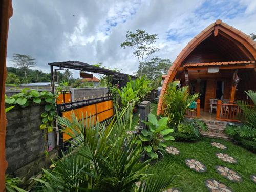 green pacing lodge