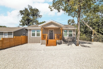 spacious and homey 4br 3ba w amenities near downtown