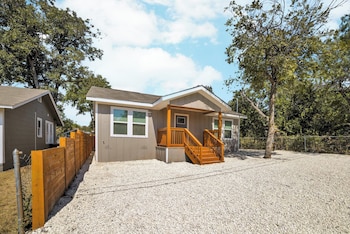 spacious and homey 4br 3ba w amenities near downtown