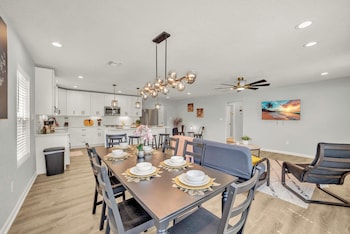 spacious and homey 4br 3ba w amenities near downtown