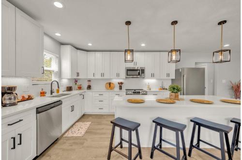spacious and homey 4br 3ba w amenities near downtown