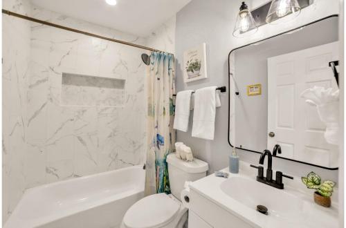 spacious and homey 4br 3ba w amenities near downtown