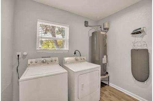 spacious and homey 4br 3ba w amenities near downtown