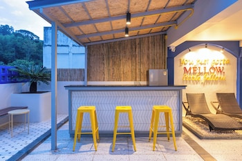 mellow poshtel kata beach