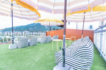 mellow poshtel kata beach