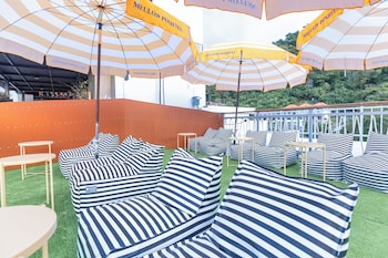 mellow poshtel kata beach
