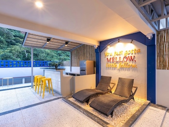 mellow poshtel kata beach
