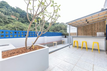 mellow poshtel kata beach