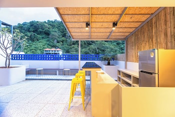 mellow poshtel kata beach