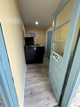 Royal Inn,,3 star