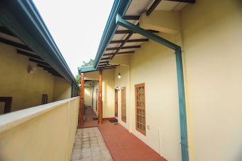 mango tree retreat
