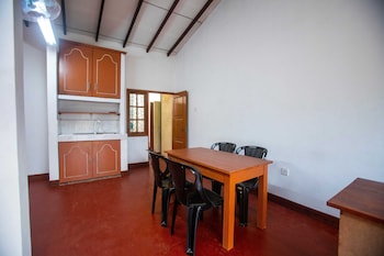 Mango Tree Retreat,,3 star