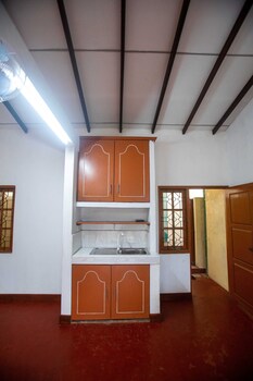 Mango Tree Retreat,,3 star