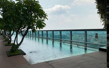 Good Location And Relaxing 1Br Apartment At Aryaduta Residence,,3 star