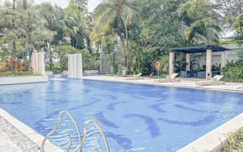 Restful And Simple 2Br At The Via And The Vue Apartment,,3 star