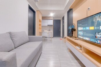 homey and good place 2br at collins boulevard apartment