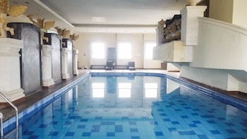 Cozy And Elegant 1Br Apartment The Boulevard,,3 star