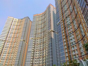 Comfort And Great Location Studio At Gold Coast Apartment,,3 star