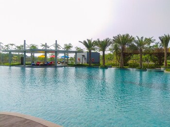Comfort And Great Location Studio At Gold Coast Apartment,,3 star