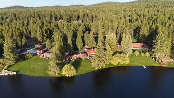 historic gilchrist waterfront resort