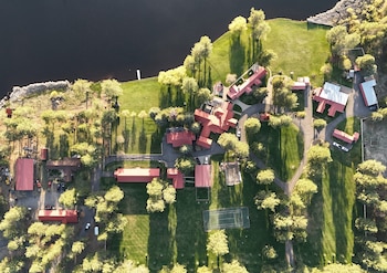 historic gilchrist waterfront resort