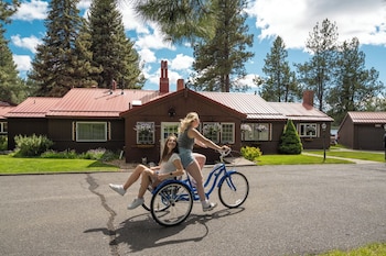 historic gilchrist waterfront resort