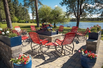 historic gilchrist waterfront resort