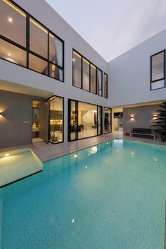 a9 pool villa airport