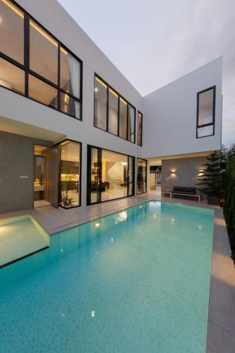 a9 pool villa airport