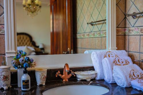golden palm hotel boutique