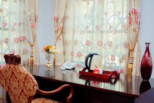 golden palm hotel boutique