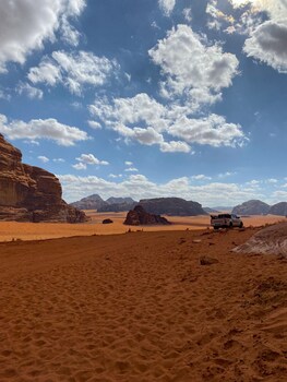 Wadi Rum Hikes & Camp,,3 star